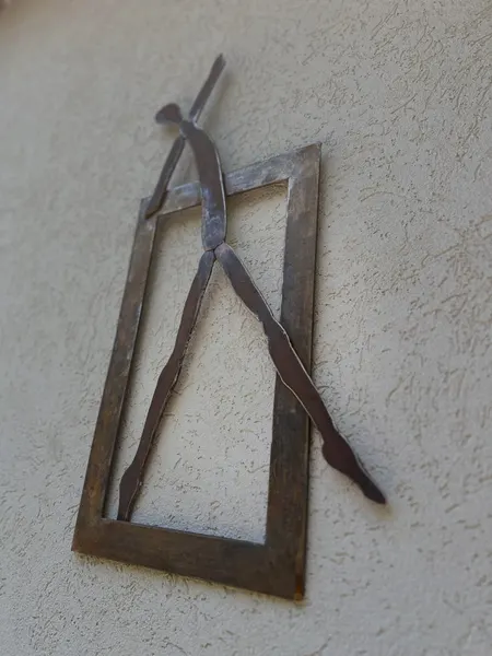 ⁨	לשבת, לדבר. לחוות. לראות יחד. ואז יש את מה שנוצר בין השכבות.